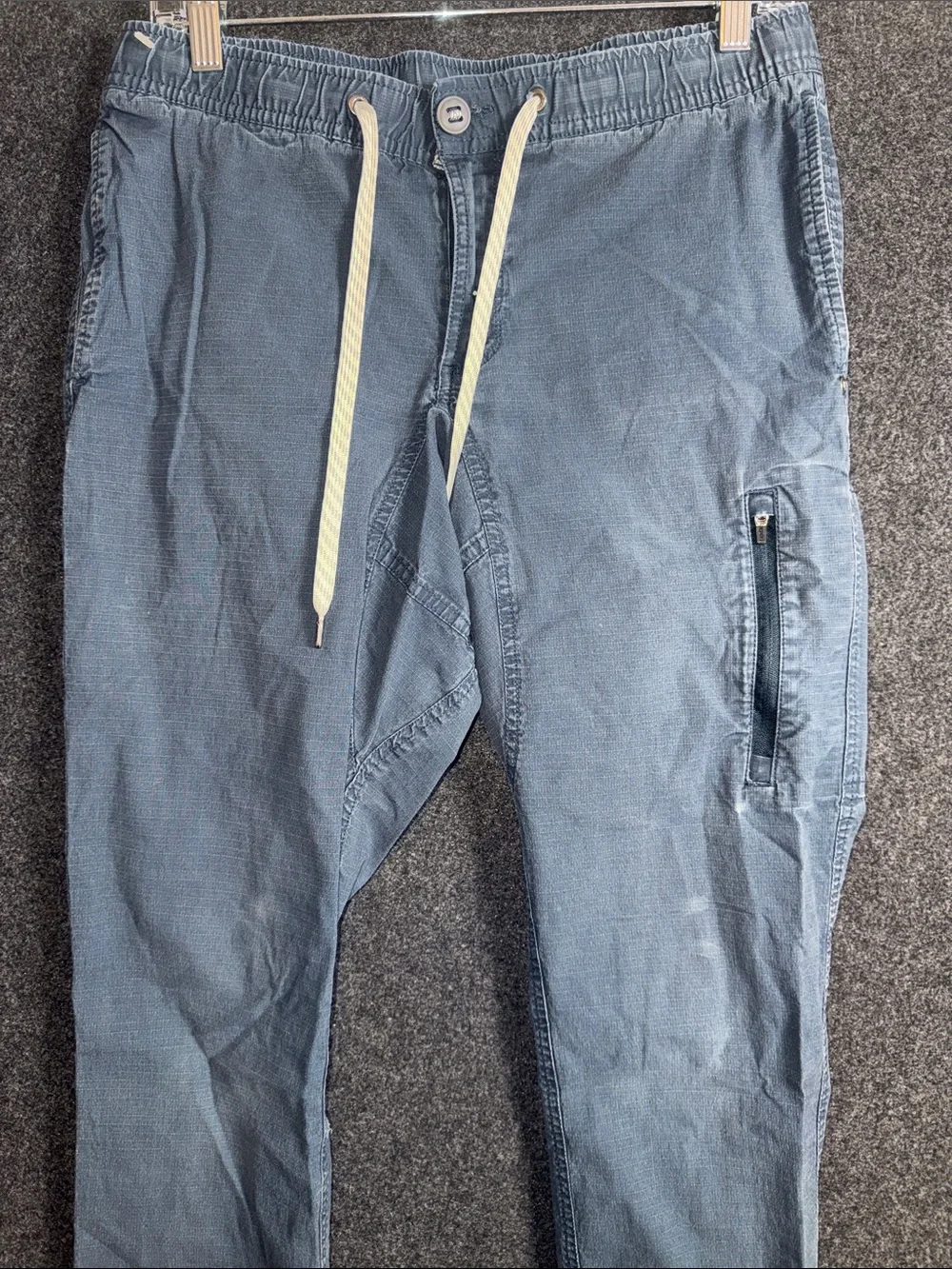 Vuori Men's Slate Blue Cargo Jogger Pants with Drawstring